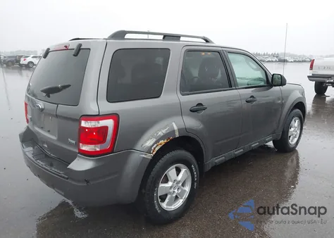2010 Ford Escape Xlt z USA, uszkodzony, nr VIN 1FMCU0DG0AKA80054